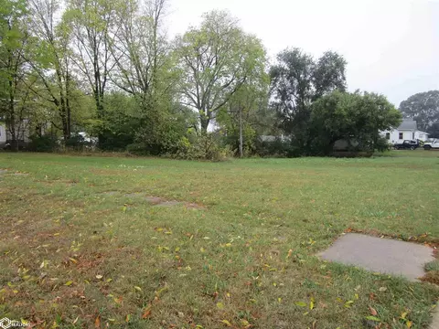 823 E Rocksylvania Ave, Iowa Falls, IA 50126