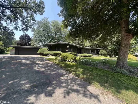 207 N Oak, Lake Mills, IA 50450