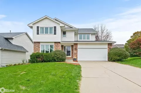 303 58th Ct, West Des Moines, IA 50266