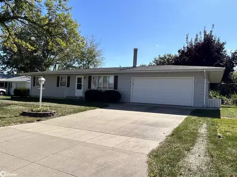 704 Arlington Dr, Marshalltown, IA 50158