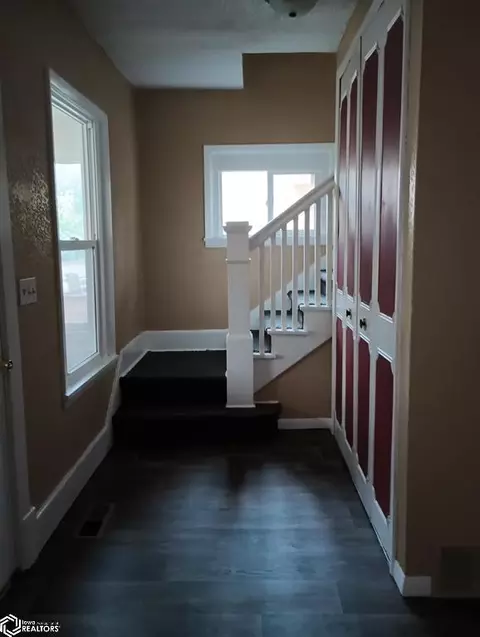Entry Way - 403 1st St NW, Hampton, IA 50441 photo 2 of 2