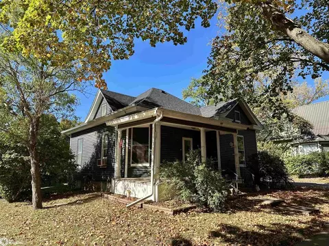 305 Cass St, Keosauqua, IA 52565