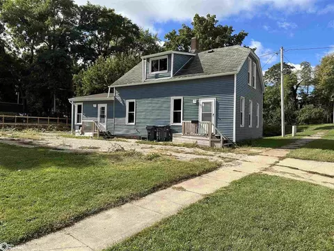 711 Angular St, Burlington, IA 52601 photo 2