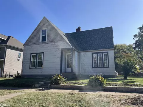 800 N 7th St, Burlington, IA 52601