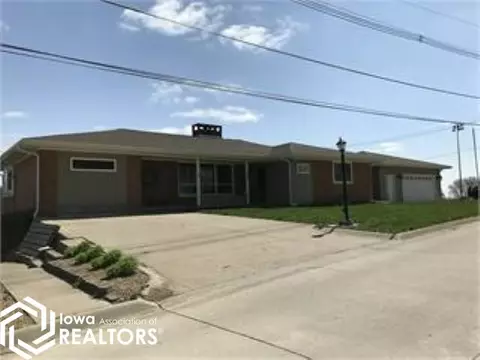 505 West St, Williamsburg, IA 52361
