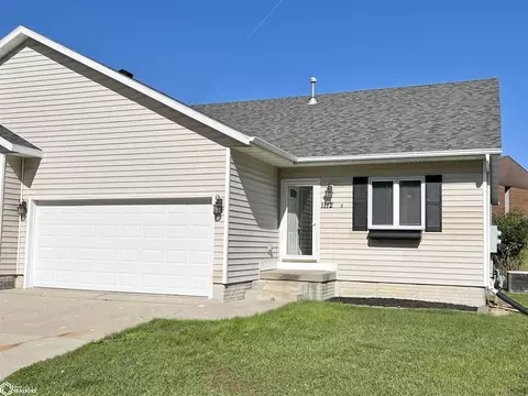 1112 S 12th Ave E, Newton, IA 50208