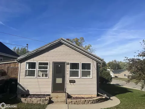 329 E Jefferson St, Osceola, IA 50213