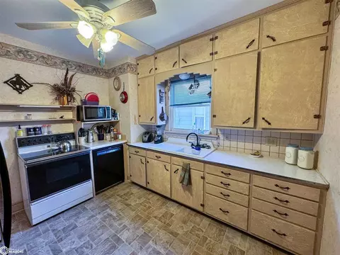 1 7th Ave NE, Hampton, IA 50441 photo 2
