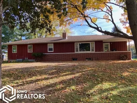 1552 Rock Grove Ln, Nora Springs, IA 50458