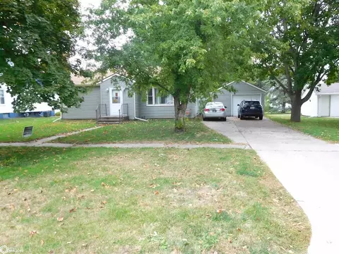 305 S Maple St, Jefferson, IA 50129