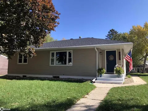 1414 S 2nd St, Clear Lake, IA 50428