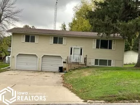 837 Central Ave E, Hampton, IA 50441