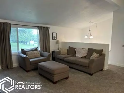 837 Central Ave E, Hampton, IA 50441 photo 5