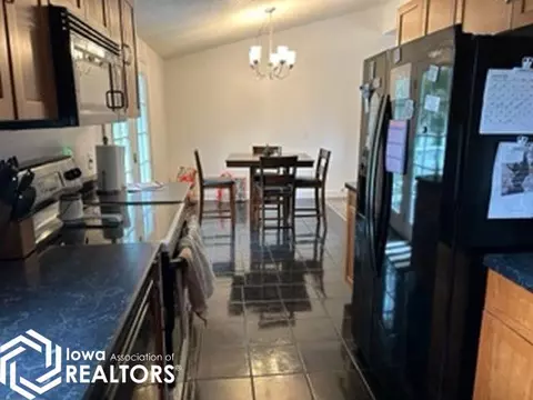 837 Central Ave E, Hampton, IA 50441 photo 8