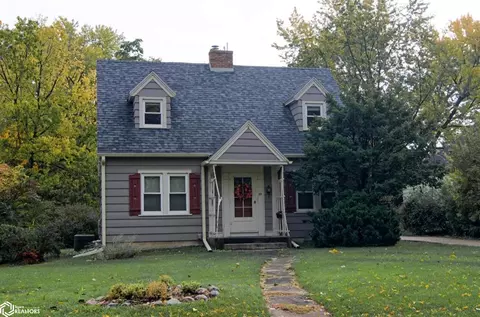 53 Forest Dr, Fairfield, IA 52556
