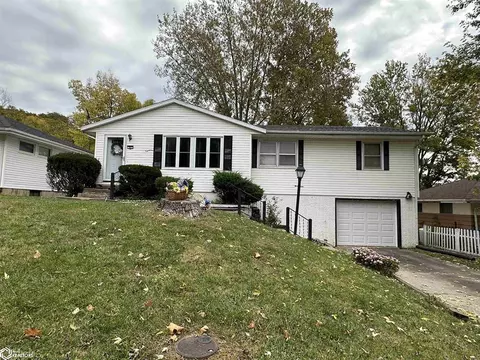 92 25th St, Fort Madison, IA 52627
