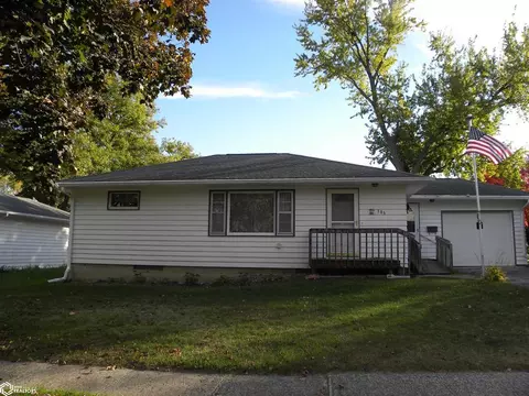 306 4th St, Gladbrook, IA 50635