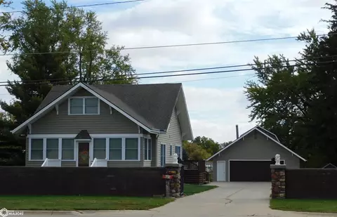 631 New York Ave, Creston, IA 50801