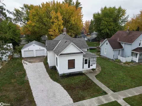 134 1st St, Manning, IA 51455