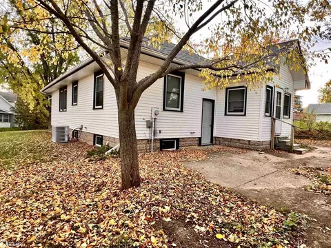 Exterior - 403 4th St, Manning, IA 51455 photo 12 of 18