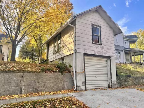 Exterior - 403 4th St, Manning, IA 51455 photo 6 of 18