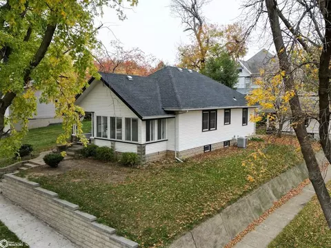 Exterior - 403 4th St, Manning, IA 51455 photo 2 of 18