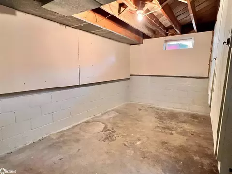 Exterior - 403 4th St, Manning, IA 51455 photo 10 of 18