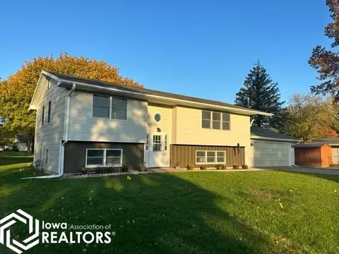 144 Maple Dr, Mediapolis, IA 52637