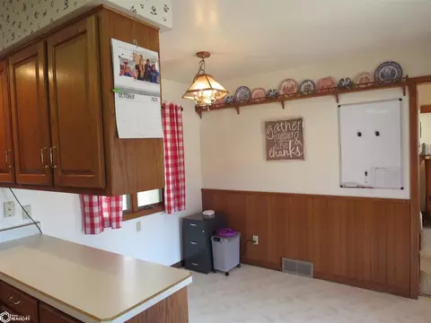 323 2nd St, Hampton, IA 50441 photo 15