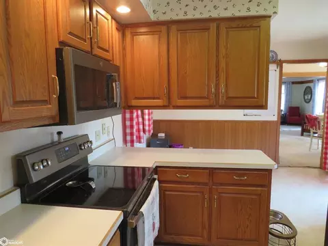 323 2nd St, Hampton, IA 50441 photo 14