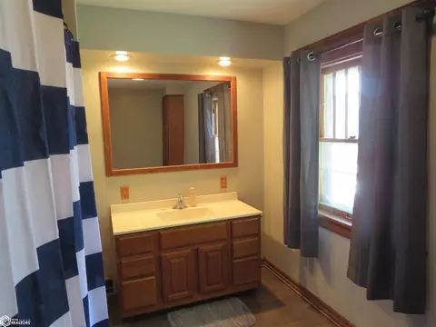 323 2nd St, Hampton, IA 50441 photo 29