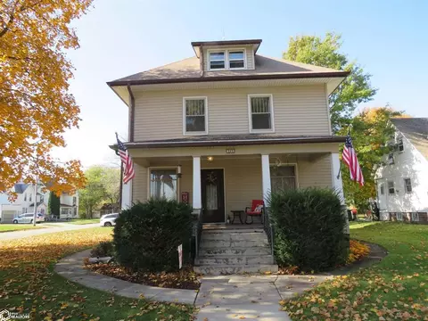 323 2nd St, Hampton, IA 50441