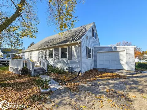 305 N 2nd Ave E, Lake Mills, IA 50450