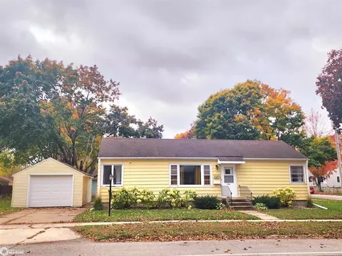 1403 E State St, Mason City, IA 50401
