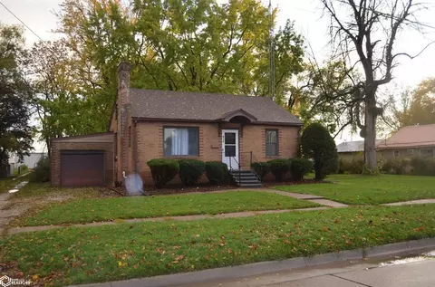 812 9th Ave E, Oskaloosa, IA 52577