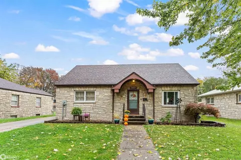 1422 S Garfield Ave, Burlington, IA 52601