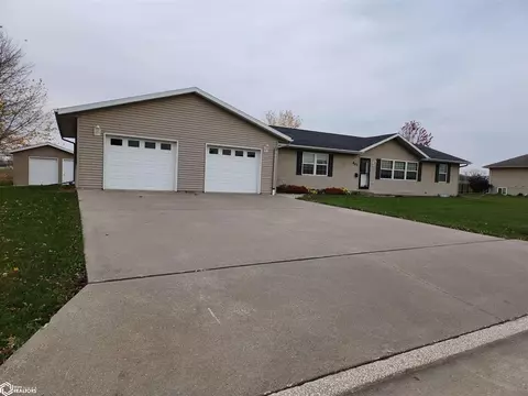 901 W 14th St, Tama, IA 52339