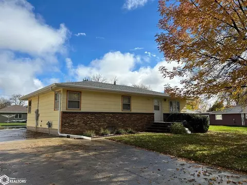 1504 Madison St, Emmetsburg, IA 50536