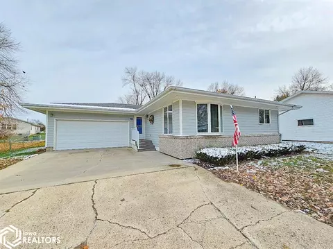 703 S Western St, Lake Mills, IA 50450