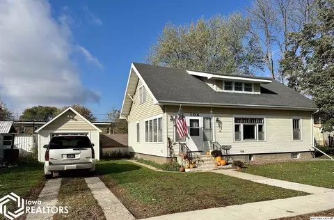 104 11th St N, Northwood, IA 50459