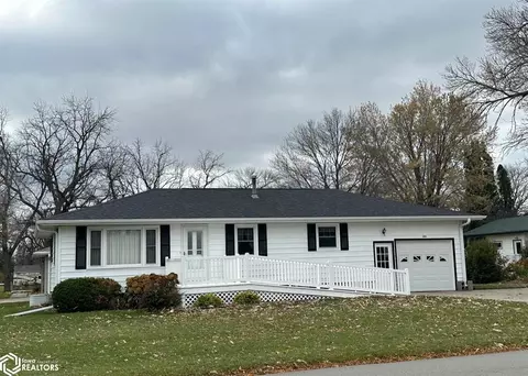 108 4th St NE, West Bend, IA 50597