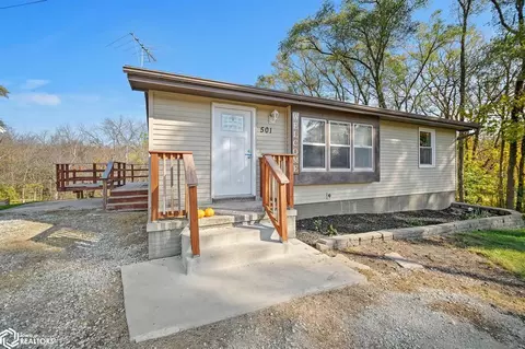 501 Franklin Dr, Martensdale, IA 50160