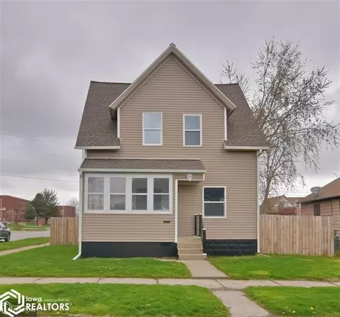 702 Noble St, Marshalltown, IA 50158