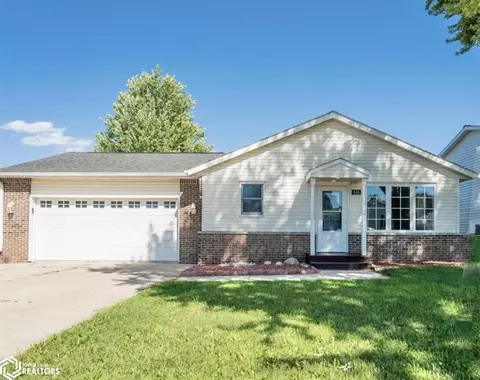 841 S Illinois Ave, Mason City, IA 50401