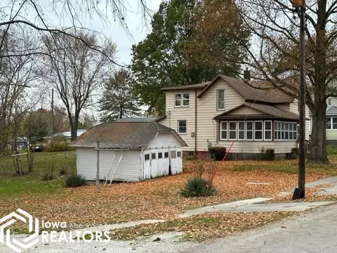 403 W Main St, Wayland, IA 52654