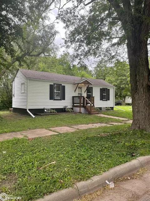 207 1st Ave, Red Oak, IA 51566