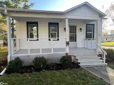 611 S 3rd St, Fairfield, IA 52556