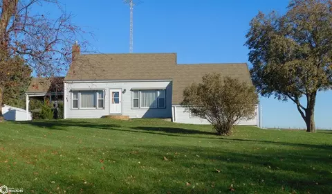704 Cedar St, Schleswig, IA 51461