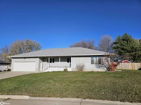 1017 Summit Dr, Webster City, IA 50595