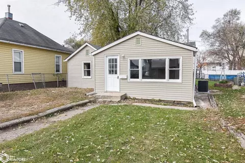 310 N 11th Ave, Marshalltown, IA 50158